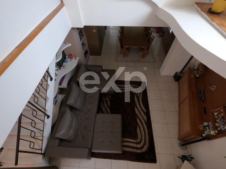 Casă individuală cu 7 camere cu Canalizare în Găvana