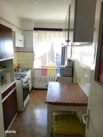 Apartament cu 3 camere decomandat în Radu Negru