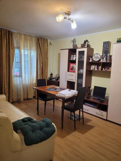 Apartament cu 2 camere semidecomandat în Poarta 6