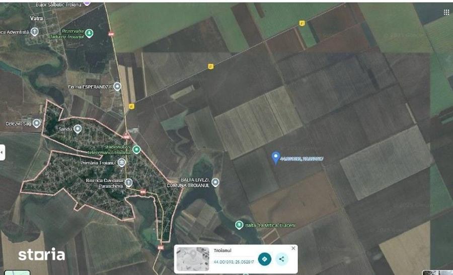 Teren de 4040 mp, în Troianul