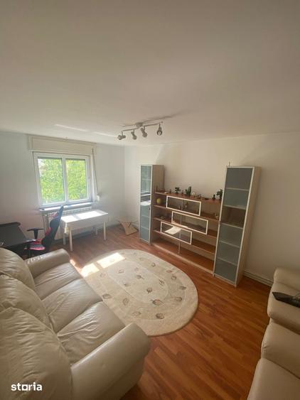 Apartament cu 3 camere decomandat în Rahova
