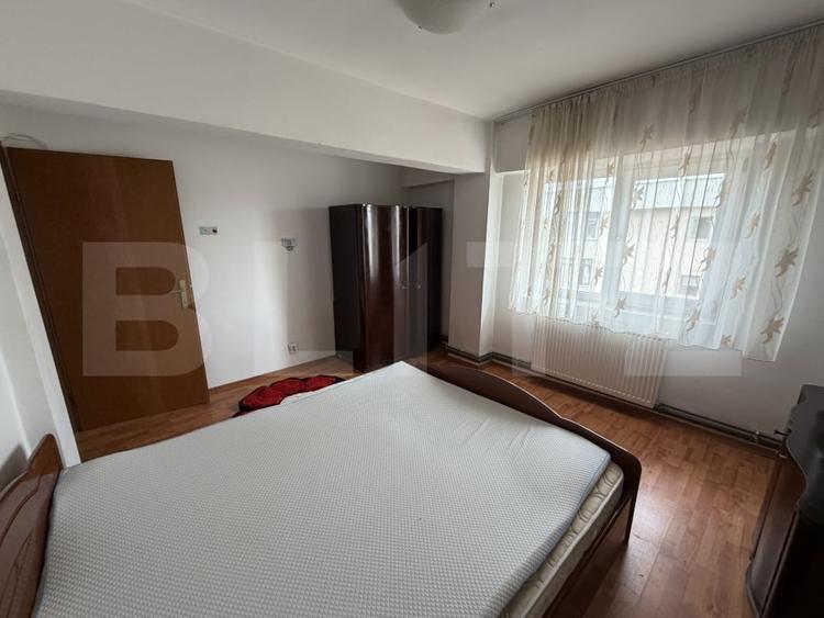 Apartament cu 3 camere, decomandat, 72 mp, zona Victoriei - 3