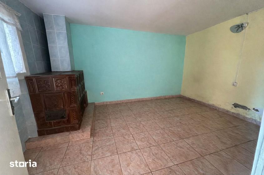 Casă cu 1 camere cu Teren 700 Mp în Tamași
