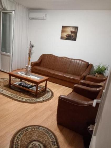Apartament cu 2 camere decomandat, mobilat în Democrației