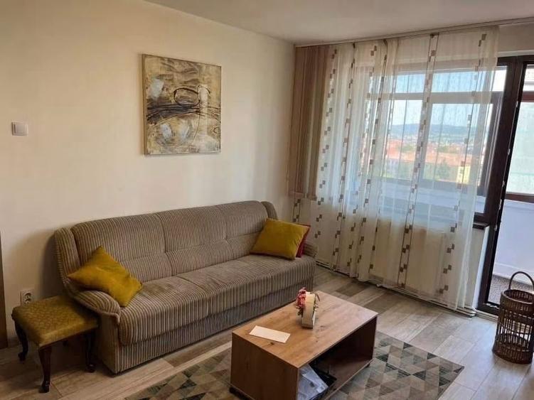 Apartament cu 2 camere semidecomandat în Lotrioara