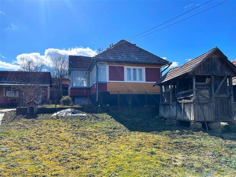 Tur 3D! Casa traditionala+ domeniu de 4.300 mp,livada,anexe:refugiu apreciabil C - 12