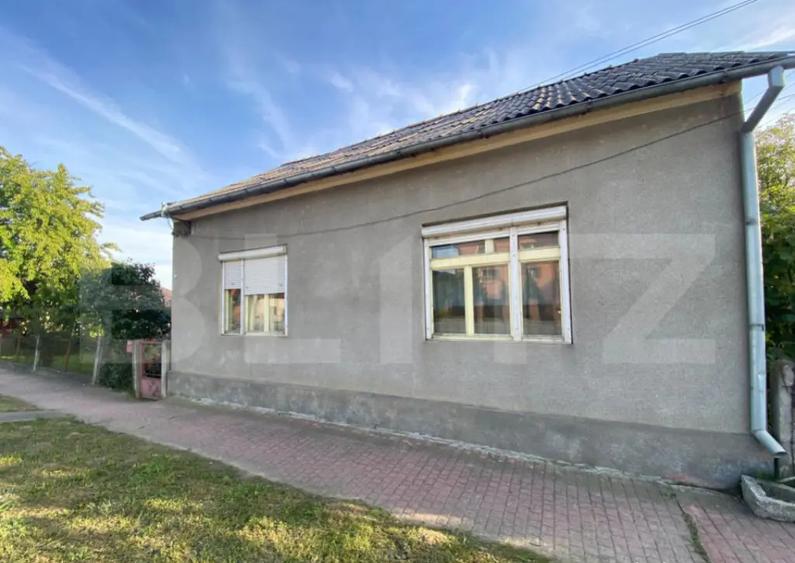 Casa cu teren 10 ari, 2 anexe ?i dublu front stradal B - 3