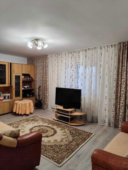 Vand Apartament 4 camere, decomandat, 81 mp utili, renovat - 7
