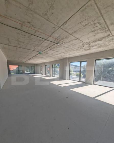 Spatiu de birouri ,1348 mp, terasa 990 mp, clasa A++, zona V - 5