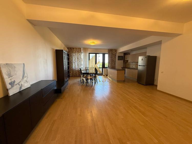 De vanzare apartament decomandat cu 4 camere  in Baneasa - 2