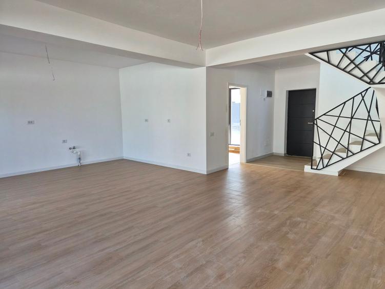 Vila Individuala 5 camere, dormitor parter LA CHEIE! - 17