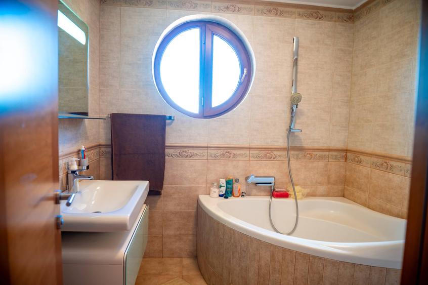 Exclusivitate, Poiana-Centru, P+1, 1640mp teren, 450mp SU, mobilata,utilata - 35