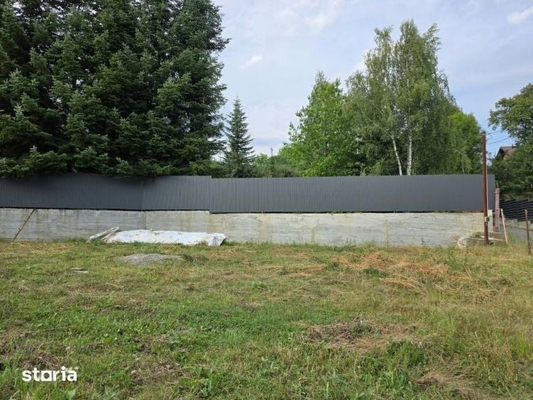 Teren de 422 mp, în Poiana