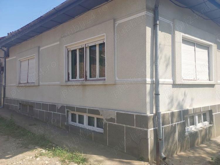 Casa de vanzare in Lapu?nicu Mare - 6