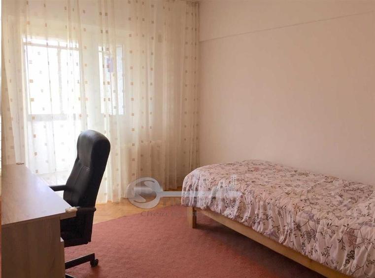Apartament cu 3 camere decomandat în Ultracentral