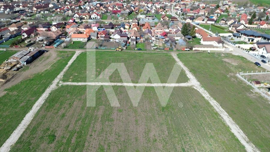 Teren de 447 mp în Hălchiu - utilități - Comision 0% - 7