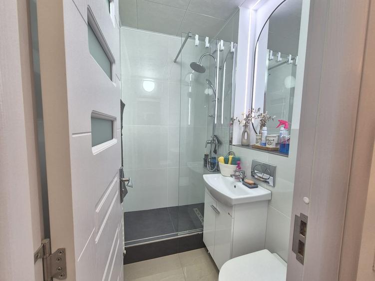 Vanzare Apartament 2 camere cochet mobilat si utilat complet de lux - 11