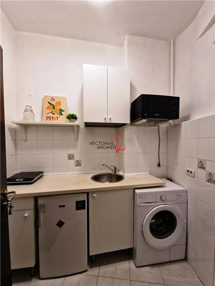 Garsoniera Ultracentrala Universitate Maria Rosetti locuinta sau SALON - 8