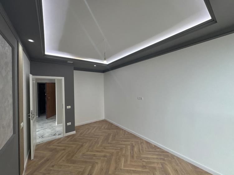Proprietar – vând apartament cu 3 camere, etaj 1, într-un bloc modern din zona T - 6