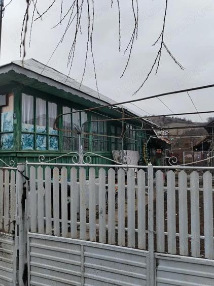 Vand Casa in comuna Dobretu - 1