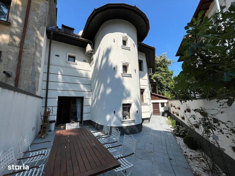 Casă cu 6 camere cu Teren 250 Mp în Nord