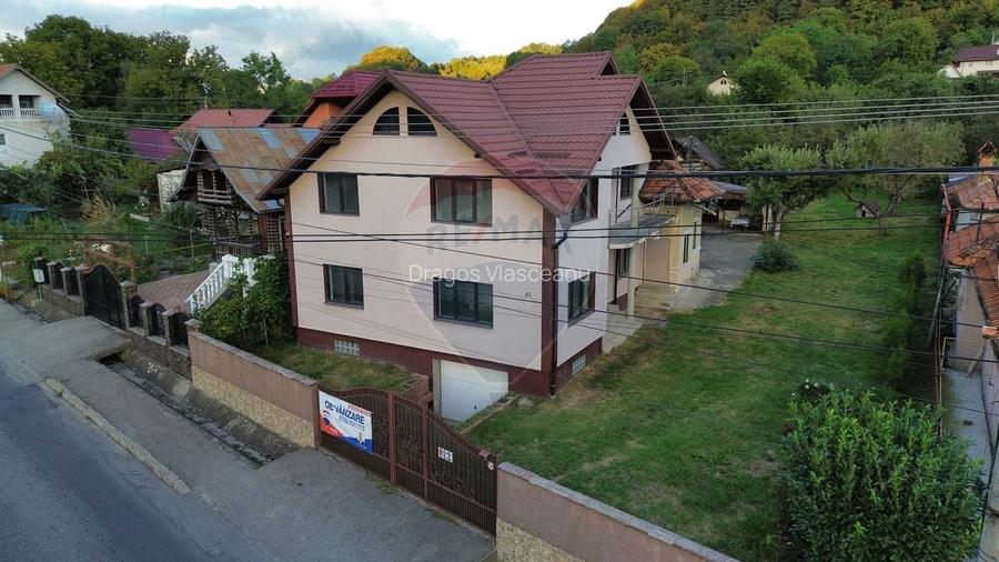 Casa de vanzare in Campulung la pret de apartament. Casa de vanzare in Campulung la pret de apartament.