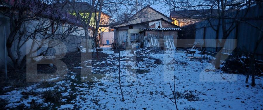 Casa demolabila, 50 mp, teren 327 mp, zona 1 Mai - 1