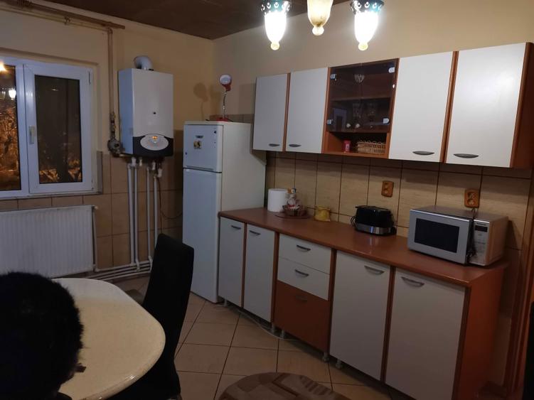 Inchiriez apartament cu 2 camere - 4