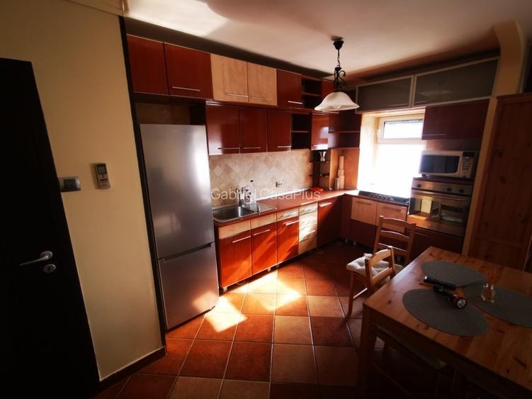 Apartament cu 4 camere decomandat în Ultracentral Apartament cu 4 camere decomandat în Ultracentral
