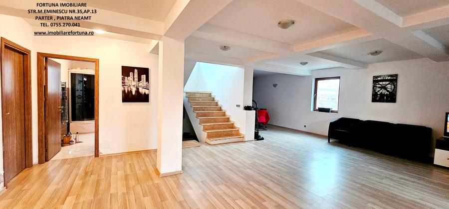 Casa High-Tech, cu design futurist, Piatra Neamt - 1