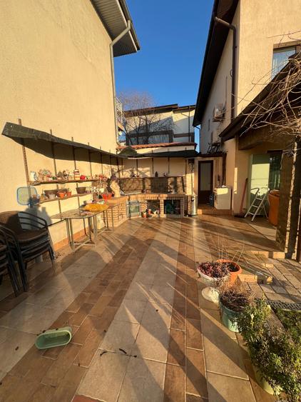 Vanzare Casa/Villa 6 camere 3 bai 3 wc -uri Dobroiesti 0% Comision - 10