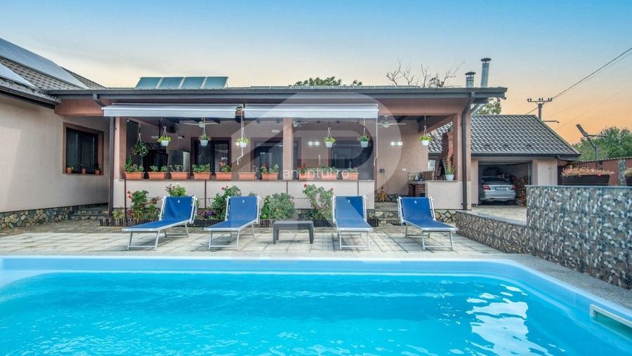 Casa cu piscina, panouri foto voltaice in Comana Casa cu piscina, panouri foto voltaice in Comana