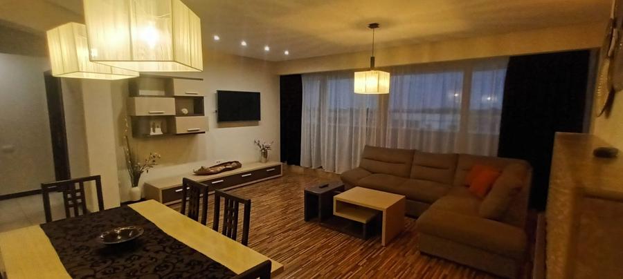 Apartament de  închiriat cu 3 camere, zona Km 5 - 1
