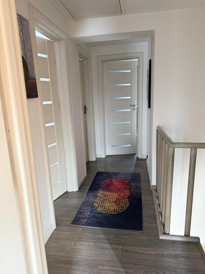 Duplex cu 3 camere cu Canalizare în Est