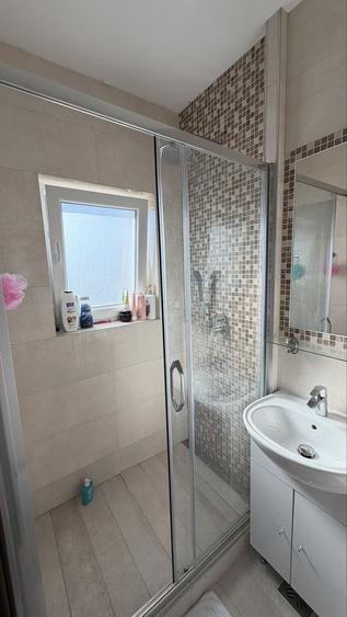 Apartament cu 3 camere decomandat în Paltin