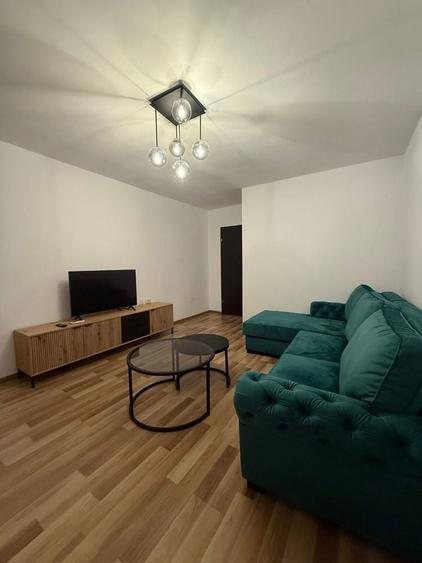 Inchiriez apartament 2 camere cu loc de parcare | Sector 4 - 4