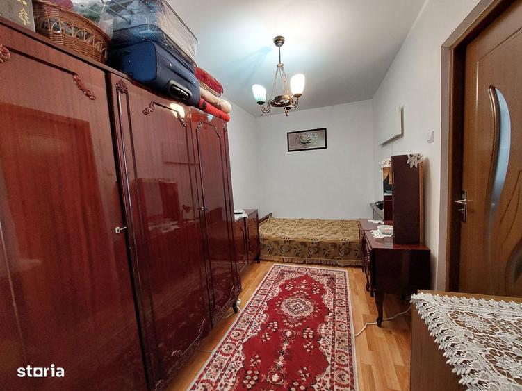 vand ap. 2 camere etaj 2 micro 6 - 8