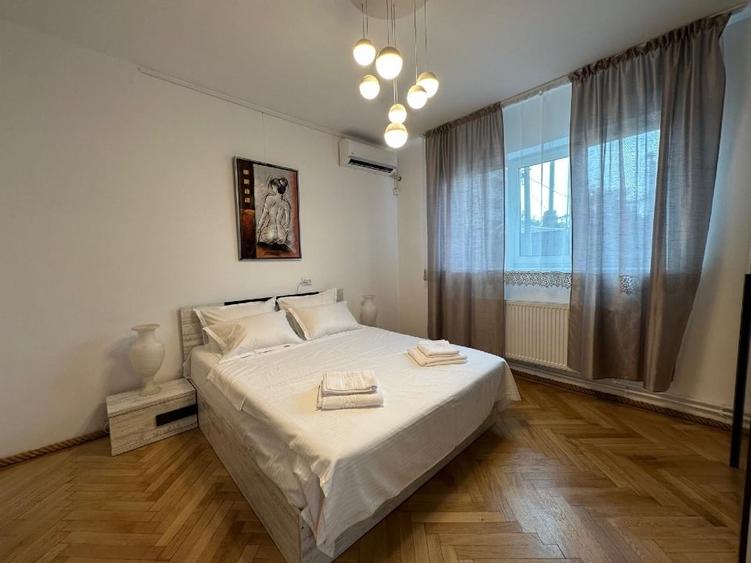 Casa cu etaj in zona Parcului Circului complet mobilata curte amenajata zona Tei - 5