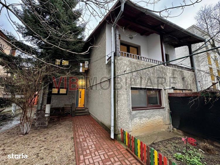 Vila Floreasca - Compozitori - Curte - 1