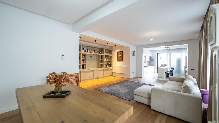 Apartament cu 4 camere decomandat în Griviței
