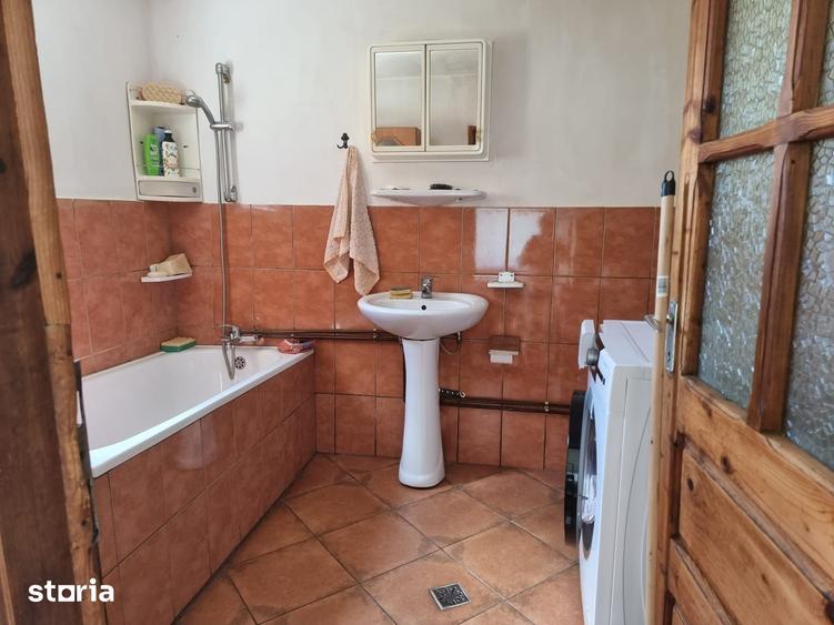 Casă cu 2 camere cu Teren 612 Mp în Moroeni