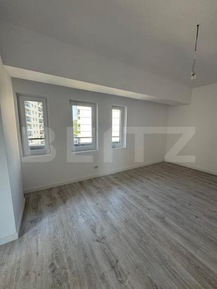 Apartament de vanzare, cu 2 camere, etaj intermediar, zona Tatarasi - 2