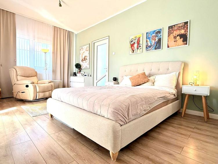 Casa / Vila 205 mp, 5 camere cu bai proprii, curte, Eforie Nord - 2