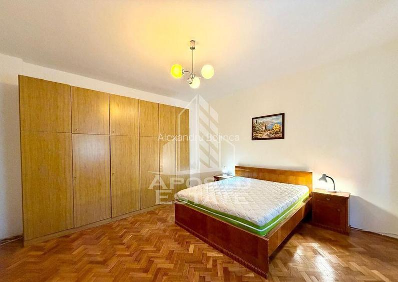 Apartament cu o camera, centrala ,2 locuri de parcare, Gi... Apartament cu o camera, centrala ,2 locuri de parcare, Gi...