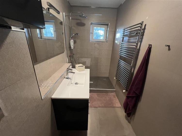 Ap 4 camere,renovat,3 AC, centrala, mobilat si utilat, Petre Liciu - 16