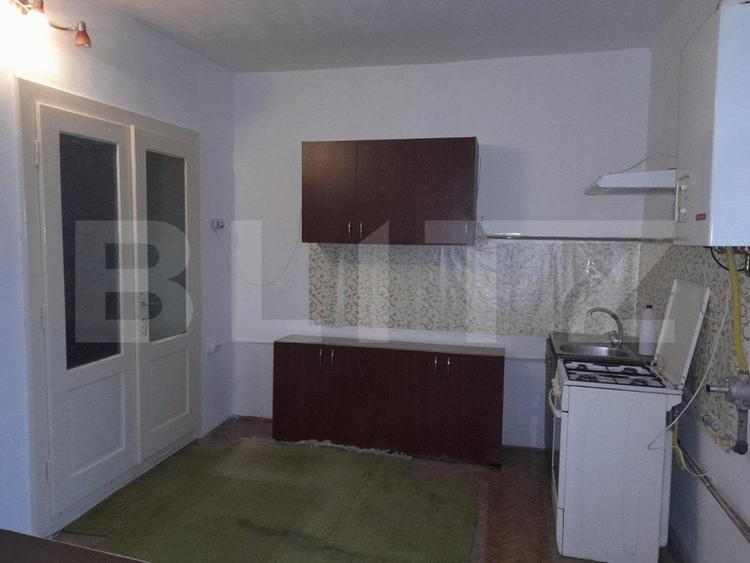 Casa  3 camere SI GRADINA 550mp in vatra satului TARLUNGENI - 4