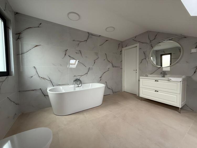 Vilă contemporană , finalizată în 2024, situată pe o stradă privată. - 23