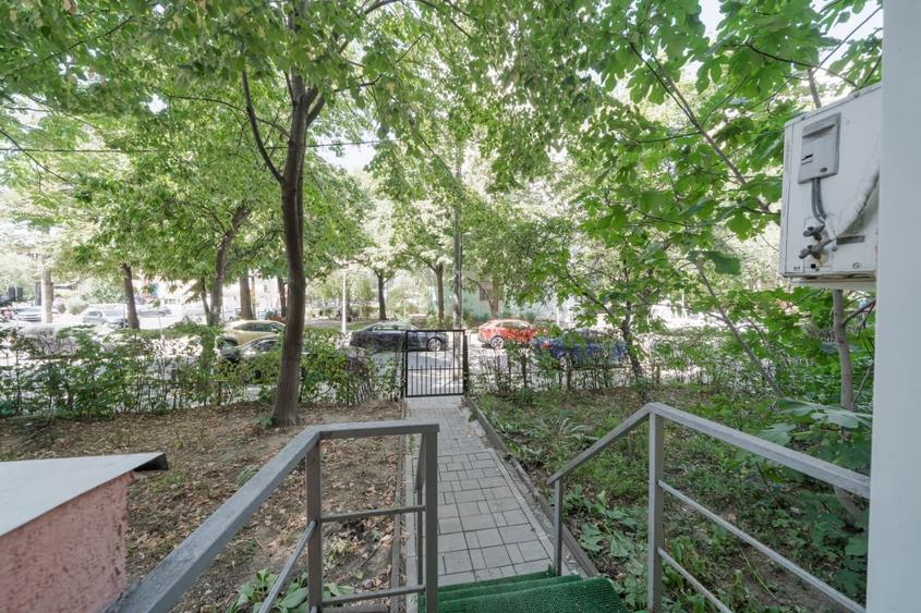 Spatiu comercial/rezidential*Centrala proprie*Parter*Acces stradal*Bloc 1981 - 15