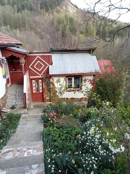 Casa la munte, zona turistica, peisaj superb, liniste. Teren 600mp. sat Poiana, Col?ii de Jos, Buzau