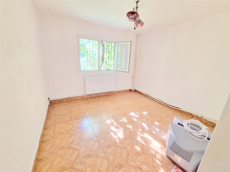 Apartament 3 decomandate, 2 bai, zona Narcisa - 15